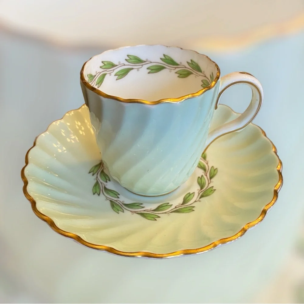 Minton Vintage Cheviot Green Bone China Teacup & Saucer Set Gilt Swirl MINT